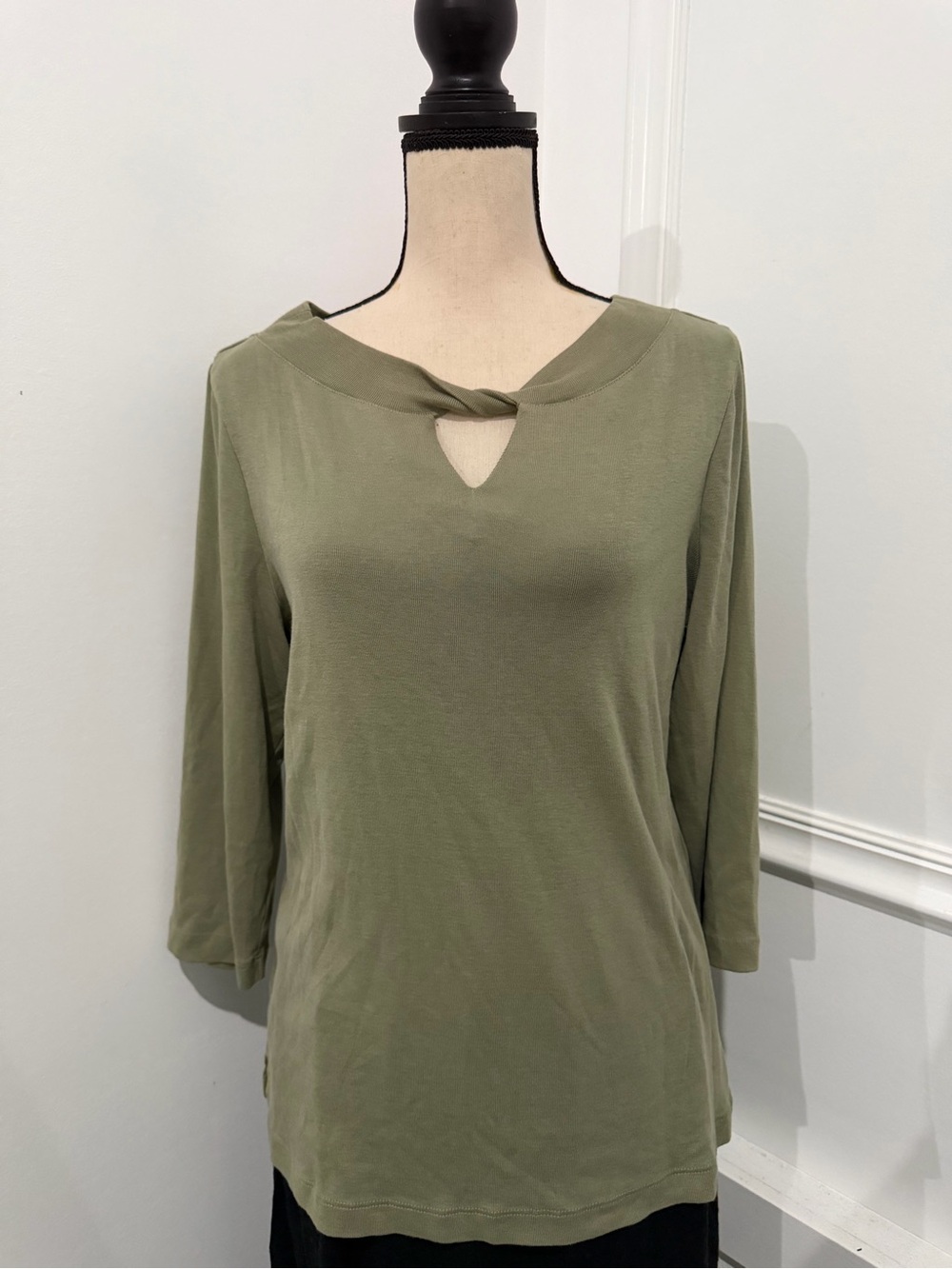 Chico's Olive Twisted Keyhole Long-Sleeve Top